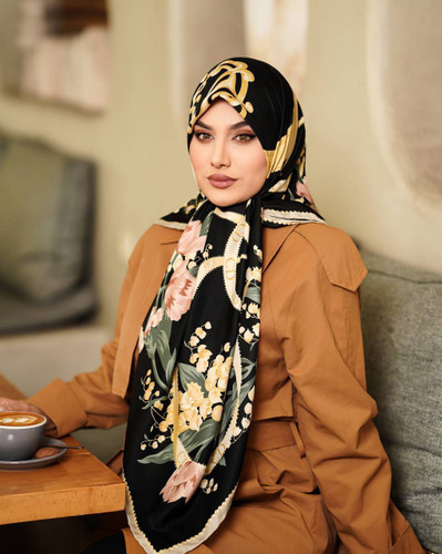 روسری توییل ابریشم مشکی طلایی