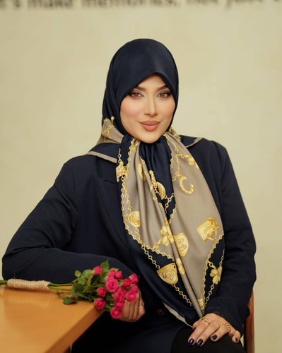 روسری توییل ابریشم مشکی نسکافه ای