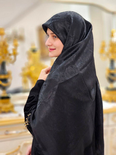 روسری نخی ژاکارد مشکی لمه دار