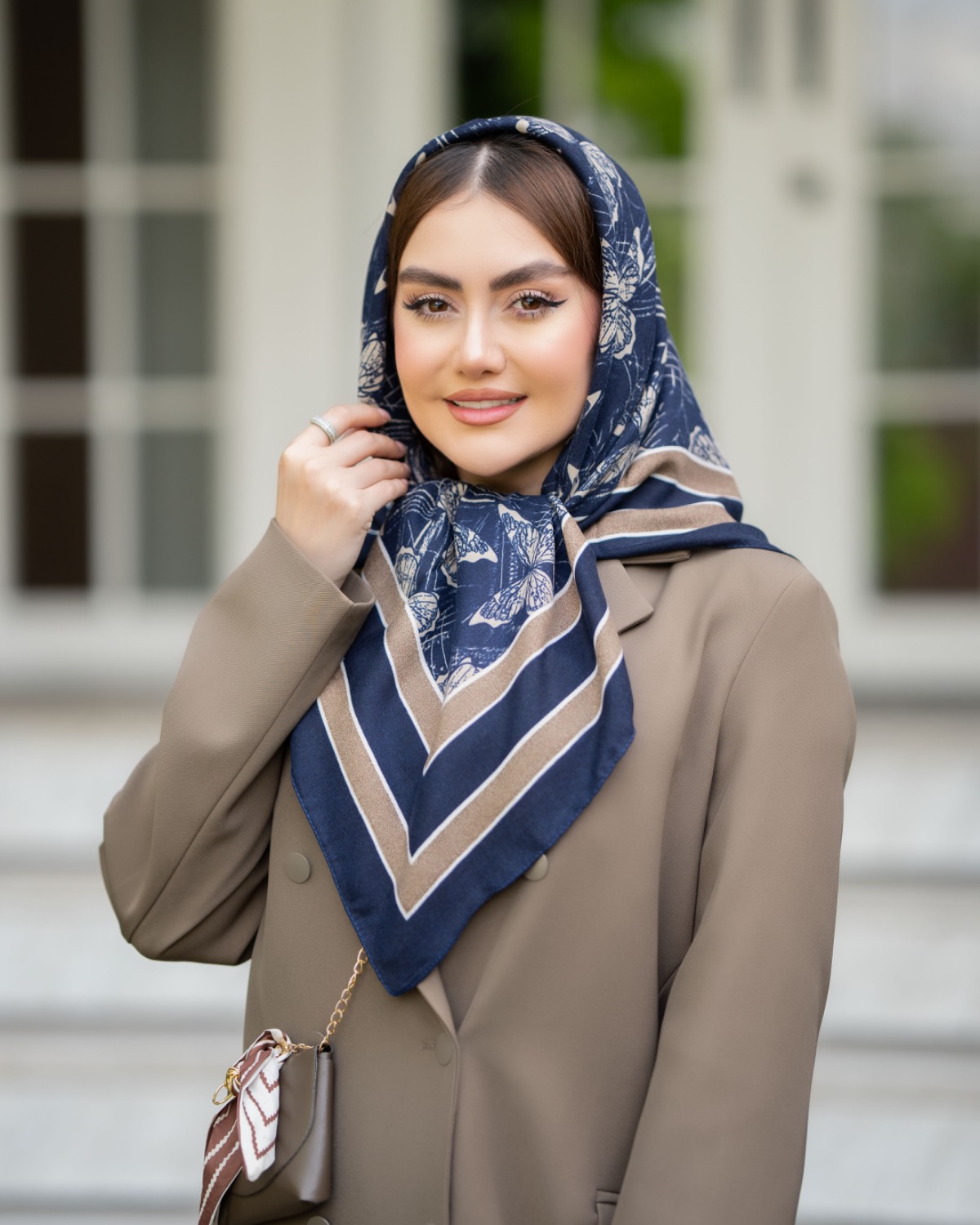 روسری نخی سورمه ای پروانه سایز ۱۰۰