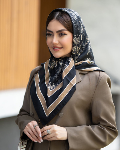 روسری نخی پروانه مشکی سایز ۱۰۰