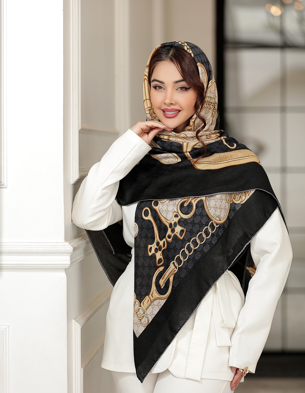 روسری نخی سیا اسکارف کرم مشکی