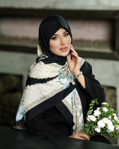 روسری نخی مشکی کرم