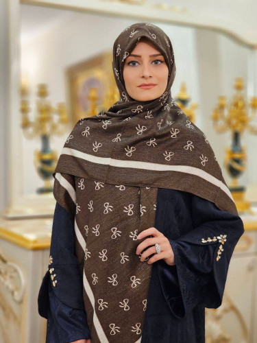 روسری نخ لمه رنگ موکا طرح پاپیون