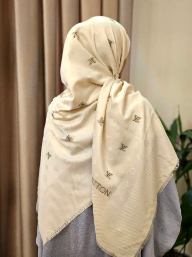 روسری نخ کشمیر طلاکوب رنگ شیری