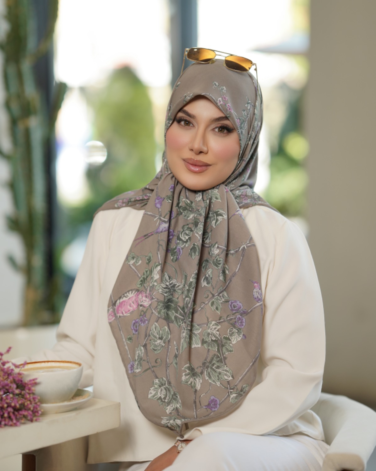 روسری نخ وال رنگ موکا طرح گنجشک