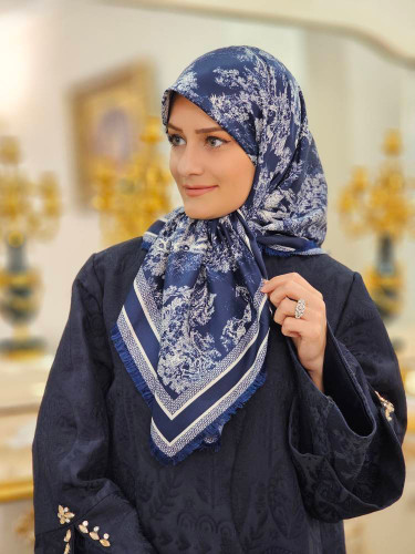 روسری ابریشم سورمه ای سفید سایز ۹۰