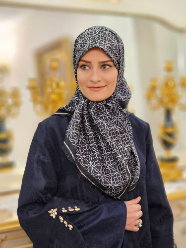 روسری ابریشم ریشه سوزنی رنگ مشکی سفید سایز ۹۰