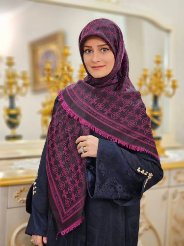 روسری لمه دار رنگ سرخابی مشکی سایز ۱۲۰