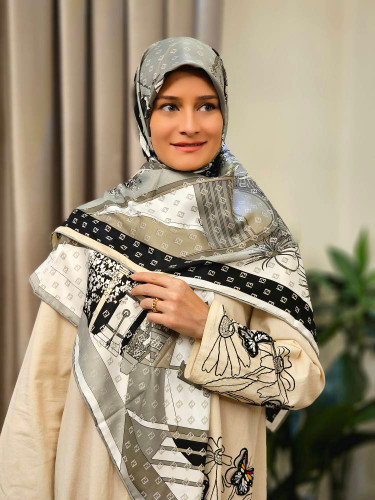 روسری ابریشم وارداتی فندی