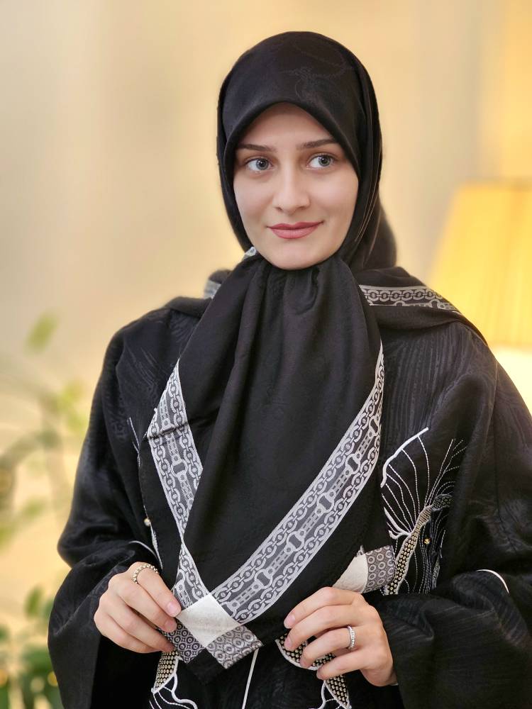 روسری ژاکارد وارداتی دور نقره ای سایز ۱۰۰