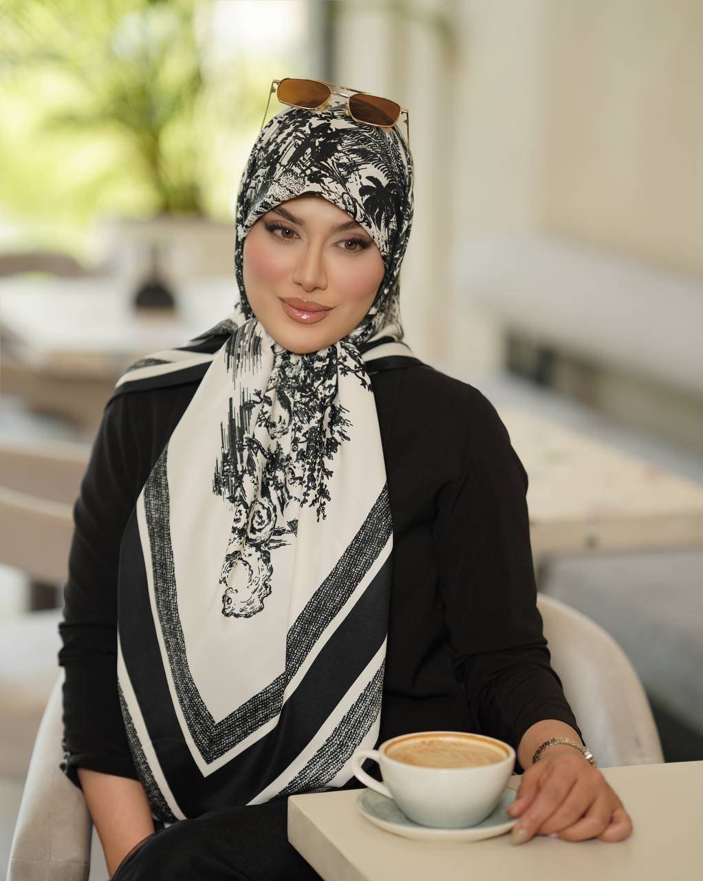 روسری ابریشم توییل سفید مشکی