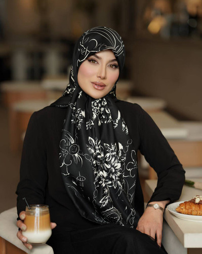 روسری ابریشم توییل مشکی سفید