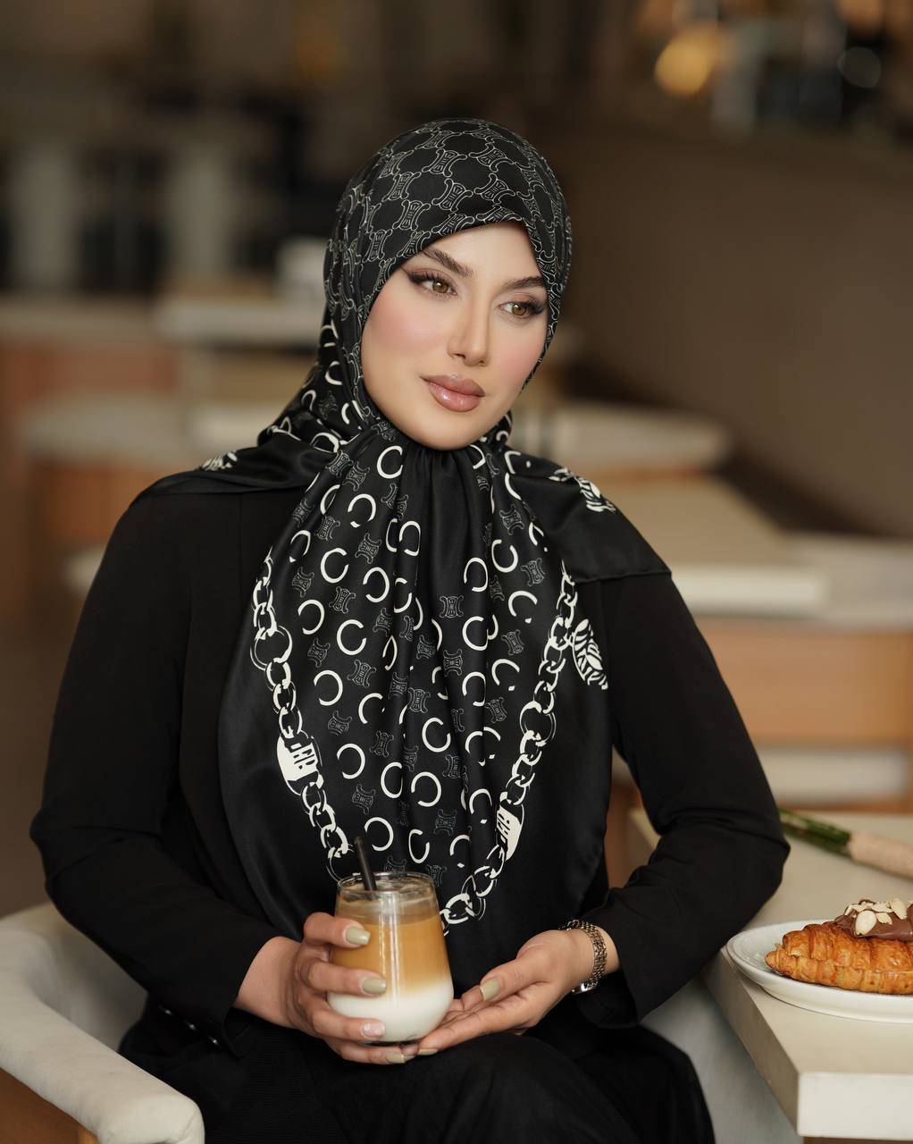 روسری ابریشم توییل وارداتی مشکی سفید سلین