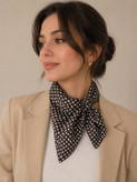 دستمال گردن قهوه ای توپی