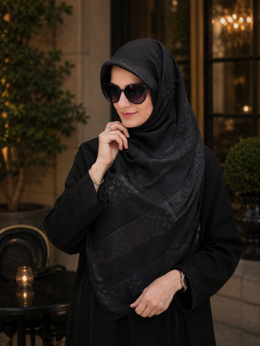 روسری مشکی ترندی نگیندار سافاری