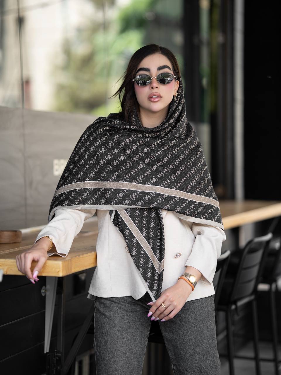 روسری نخ لمه مشکی نسکافه ای