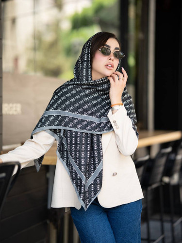 روسری نخ لمه مشکی طوسی برند گس
