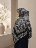 روسری نخ لمه رنگ مشکی کرم