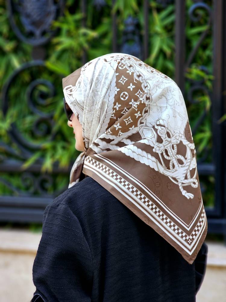 خرید روسری ابریشم ژاکارد موکا کرم سایز ۱۰۰ طرح ال وی | هانیل استایل