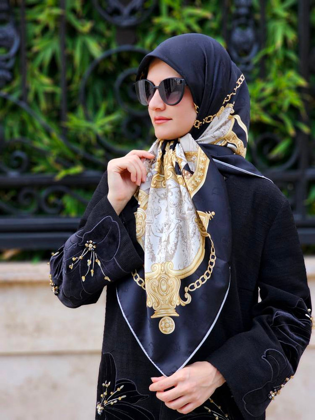 روسری ابریشم ژاکارد دیور مشکی طلایی سایز ۱۲۰