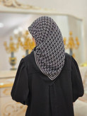 روسری نخی اسکالر فندی سفید مشکی قواره ۱۰۰