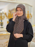 روسری نخی اسکالر فندی موکا کرم سایز ۱۰۰