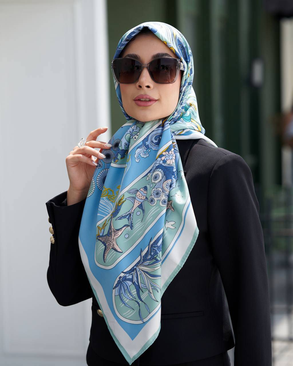 روسری ابریشم توییل وارداتی سایز ۱۱۰ طرح اقیانوس آبی