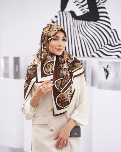 روسری ابریشم توییل وارداتی سایز ۱۱۰ طرح اقیانوس موکا