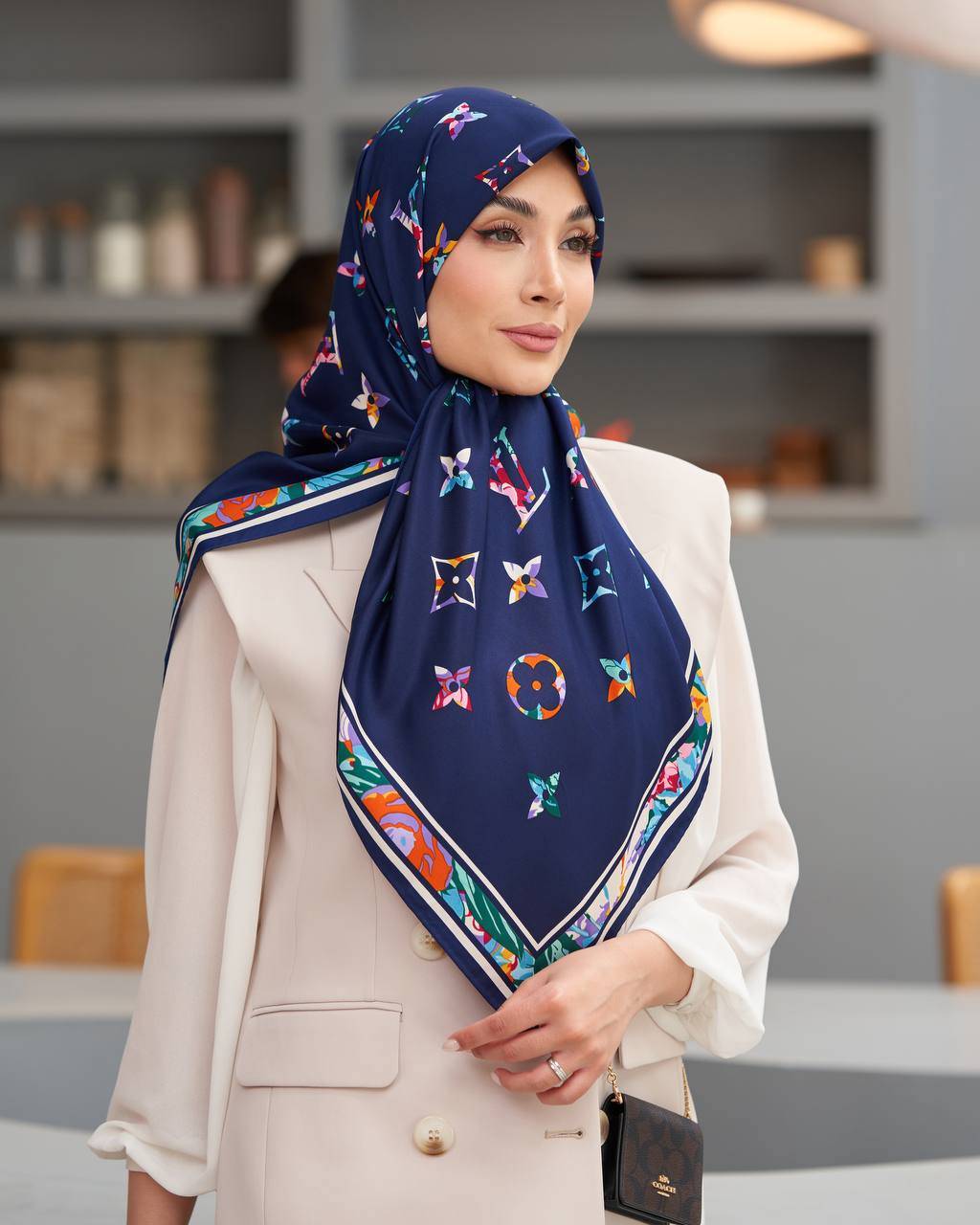 خرید روسری ابریشم توییل وارداتی های کوالیتی ال وی سایز ۱۱۰ سرمه ای