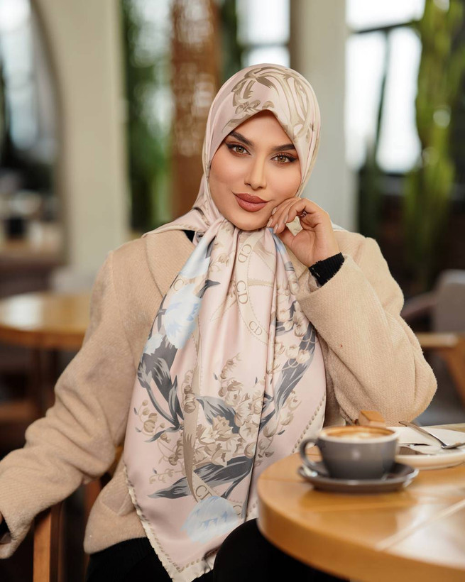 روسری ابریشم توییل نرم و لطیف سایز ۱۳۰ رنگ صورتی
