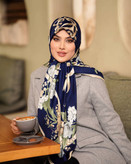 روسری ابریشم توییل نرم و لطیف سایز ۱۳۰ رنگ سرمه ای