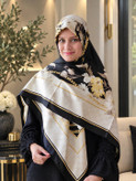 روسری ابریشم ژاکارد وارداتی مشکی کرم سایز ۱۴۰