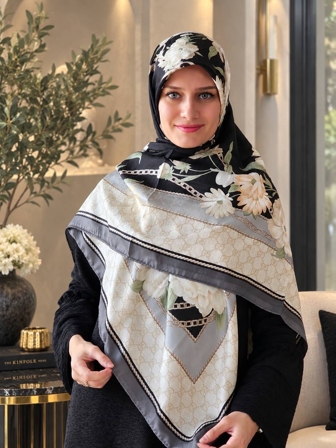 روسری ابریشم ژاکارد وارداتی مشکی طوسی سایز ۱۴۰