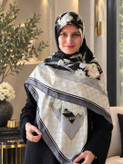روسری ابریشم ژاکارد وارداتی مشکی طوسی سایز ۱۴۰