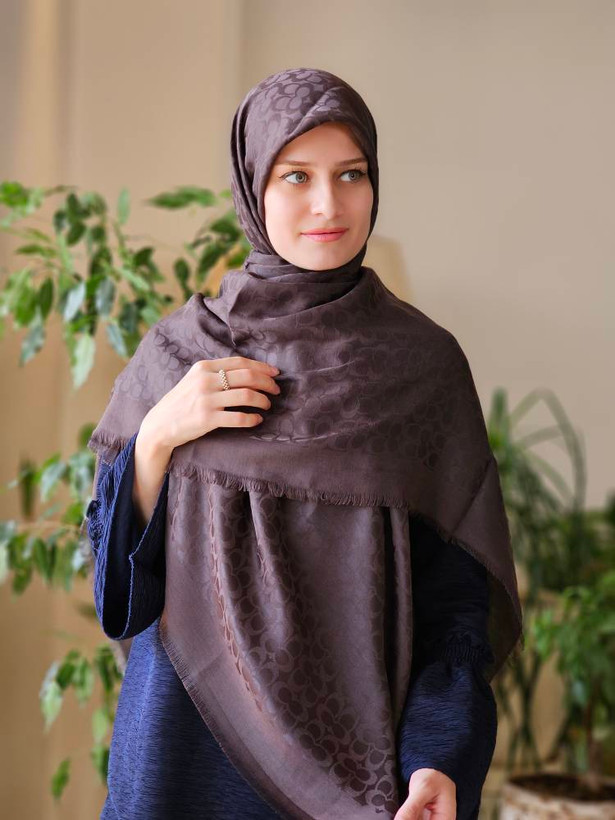 روسری قهوه ای موکا چهارفصل نخی ژاکارد سایز ۱۴۰ دورو