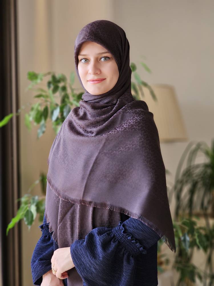 روسری قهوه ای موکا چهارفصل نخی ژاکارد سایز ۱۴۰ دورو