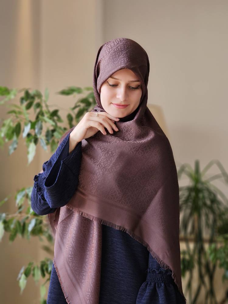 روسری قهوه ای موکا چهارفصل نخی ژاکارد سایز ۱۴۰ دورو