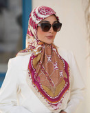 روسری ابریشم ژاکارد وارداتی سایز ۱۲۰ کرم ارغوانی