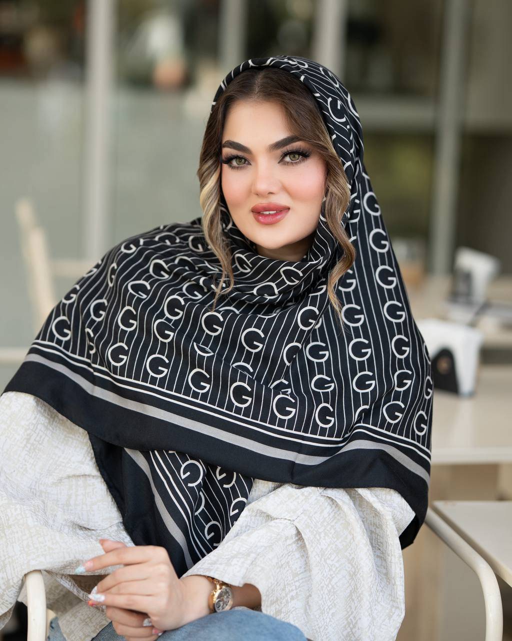 روسری نخی چهارفصل سایز ۱۳۰ مشکی سفید