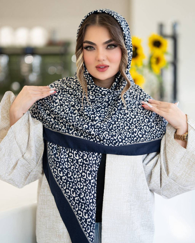 روسری نخی چهارفصل سایز ۱۳۰ سرمهای سفید