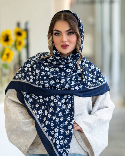 روسری نخی چهارفصل سایز ۱۳۰ سرمهای سفید گلدار