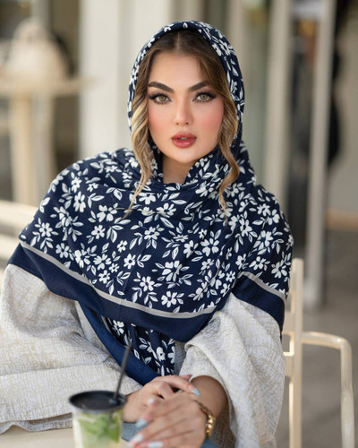 روسری نخی چهارفصل سایز ۱۳۰ سرمهای سفید