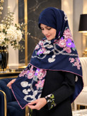 روسری ابریشم کجراه نگین دار سایز ۱۳۰