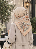 روسری ابریشم کیفیت مستر وارداتی سایز ۹۰ رنگ کرم