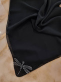 روسری مشکی حریر کرپ نگین دار سایز ۱۰۰ طرح سنجاقک