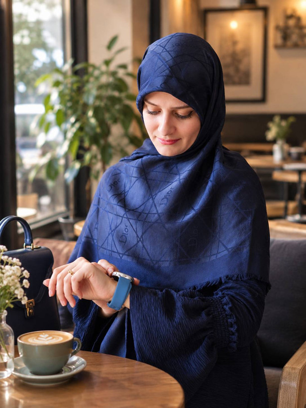 روسری نخی چهارفصل ژاکارد دورو سرمه ای سایز ۱۴۰
