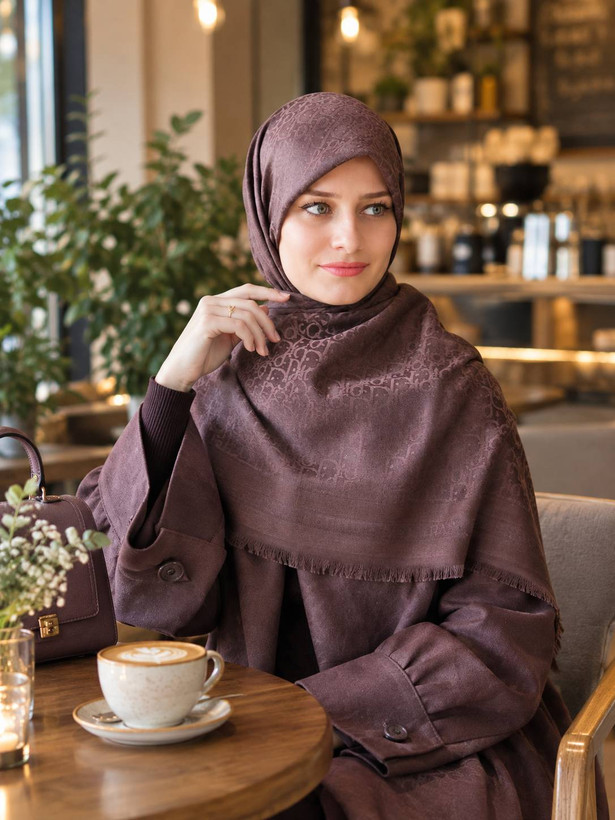 روسری قهوه ای موکا چهارفصل نخی ژاکارد سایز ۱۴۰ دورو